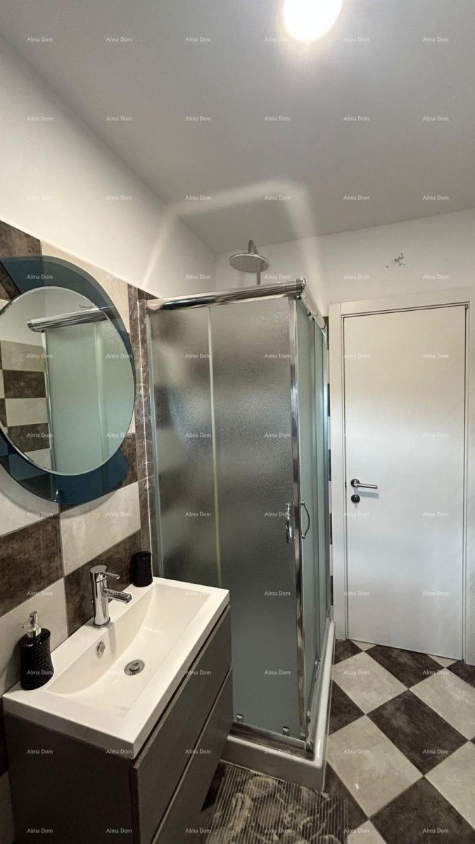 Pula Veli vrh. We are selling a house with multiple apartments and a swimming pool. 23