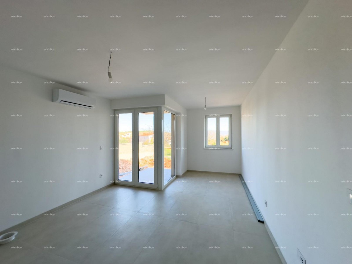 Prodajamo stanovanje z velikim vrtom v Barbanu. 7