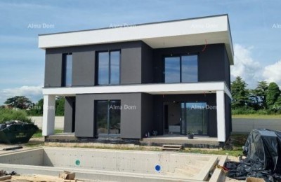 Štinjan, neposredna blizina Fažane. Moderna vila s bazenom, 1 km od mora,