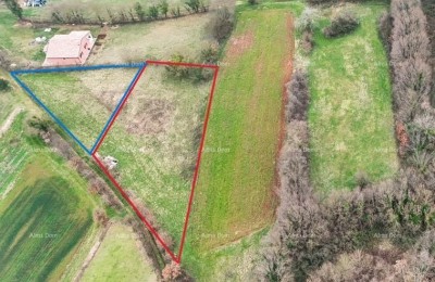 Dve parcele z dvema gradbenima dovoljenjema!