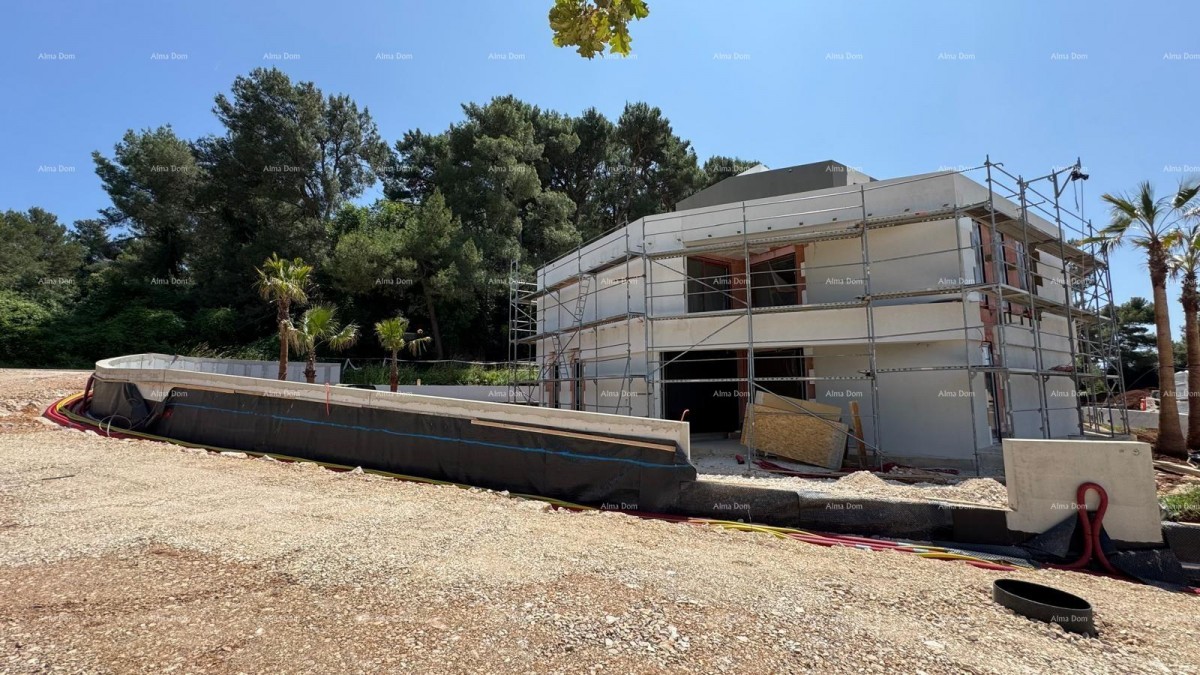 Prodaje se moderna vila u Rovinju 25