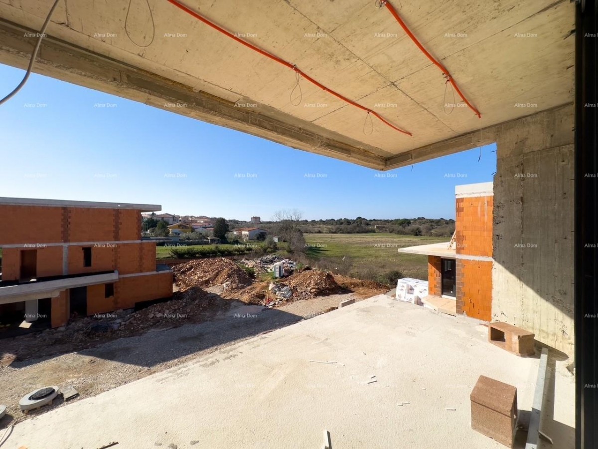 Prodajemo stan na drugom katu male zgrade!  Štinjan. 30