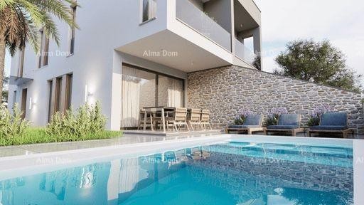 Duplex hiša s bazenom! S 2 1