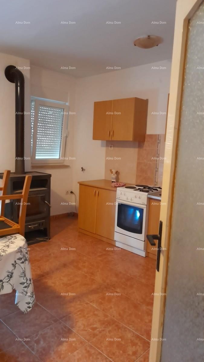 Prodaja, Ližnjan , kuća u nizu sa tri apartmana. 10