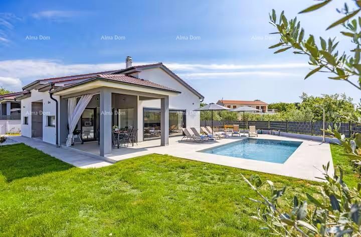 Pomer. New Detached Single-Story House with Pool. 2