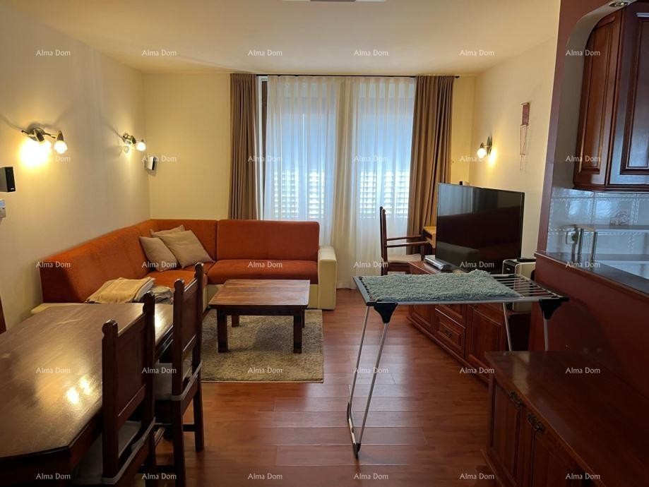 Poreč - Prostorno in popolnoma opremljeno stanovanje na odlični lokaciji! 2