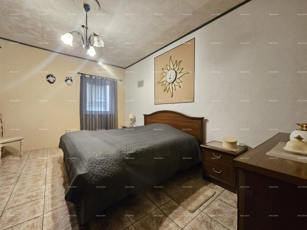 House with two residential units and great development potential – first row to the sea, Umag 18