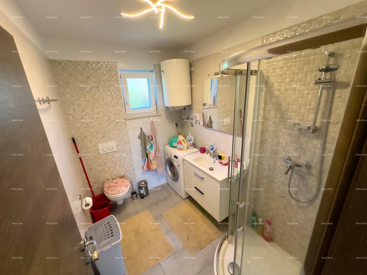 Prodamo stanovanje v pritličju z lastnim bazenom. Medulin 11