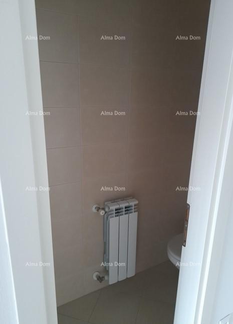 Prime location! Apartment for sale with a garage parking space in close proximity to the city center, Pula! 8