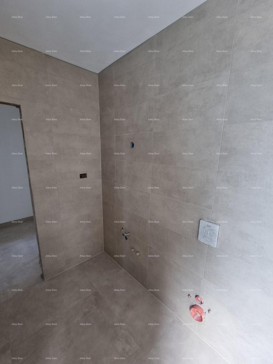 Prodaje se kuća s bazenom i pogledom na more – mirno selo Raša 13