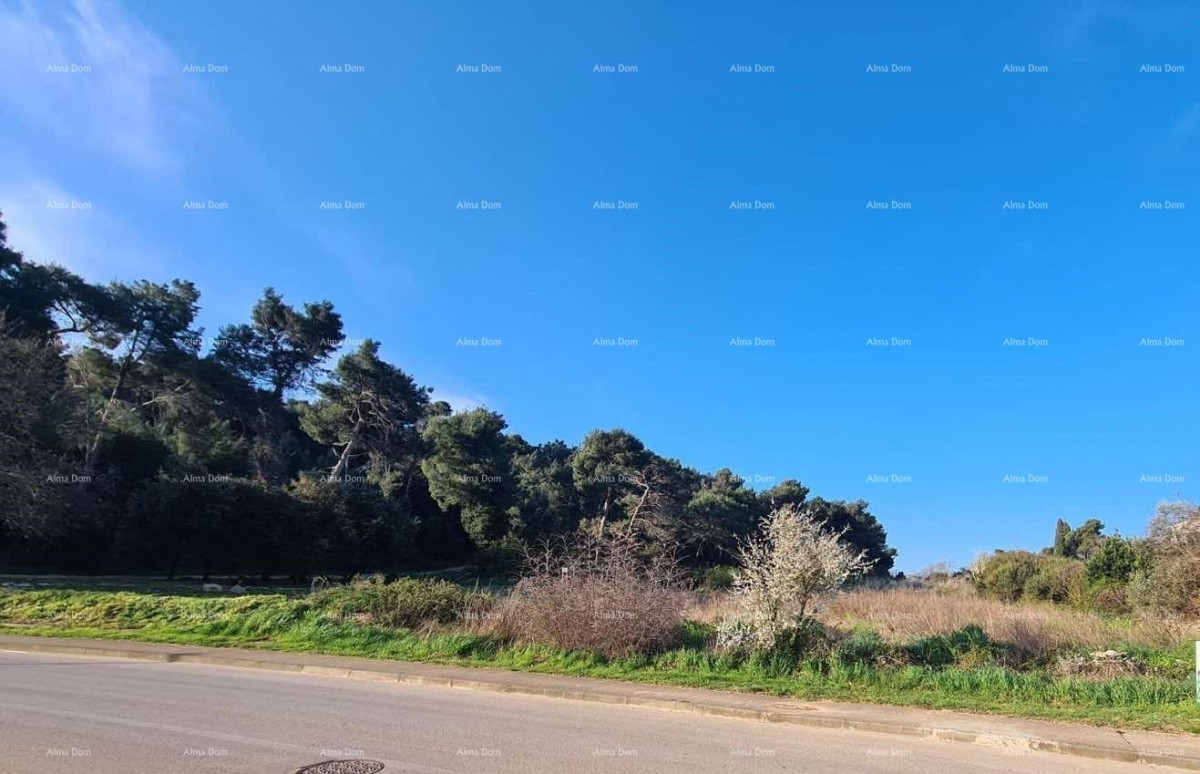 Prodaje se građevinsko zemljište, 470 m² – Ližnjan 1