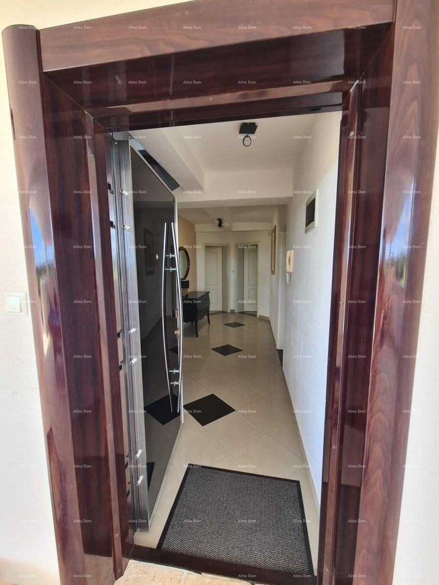 Na prodaju kuća s bazenom – Valtura 21