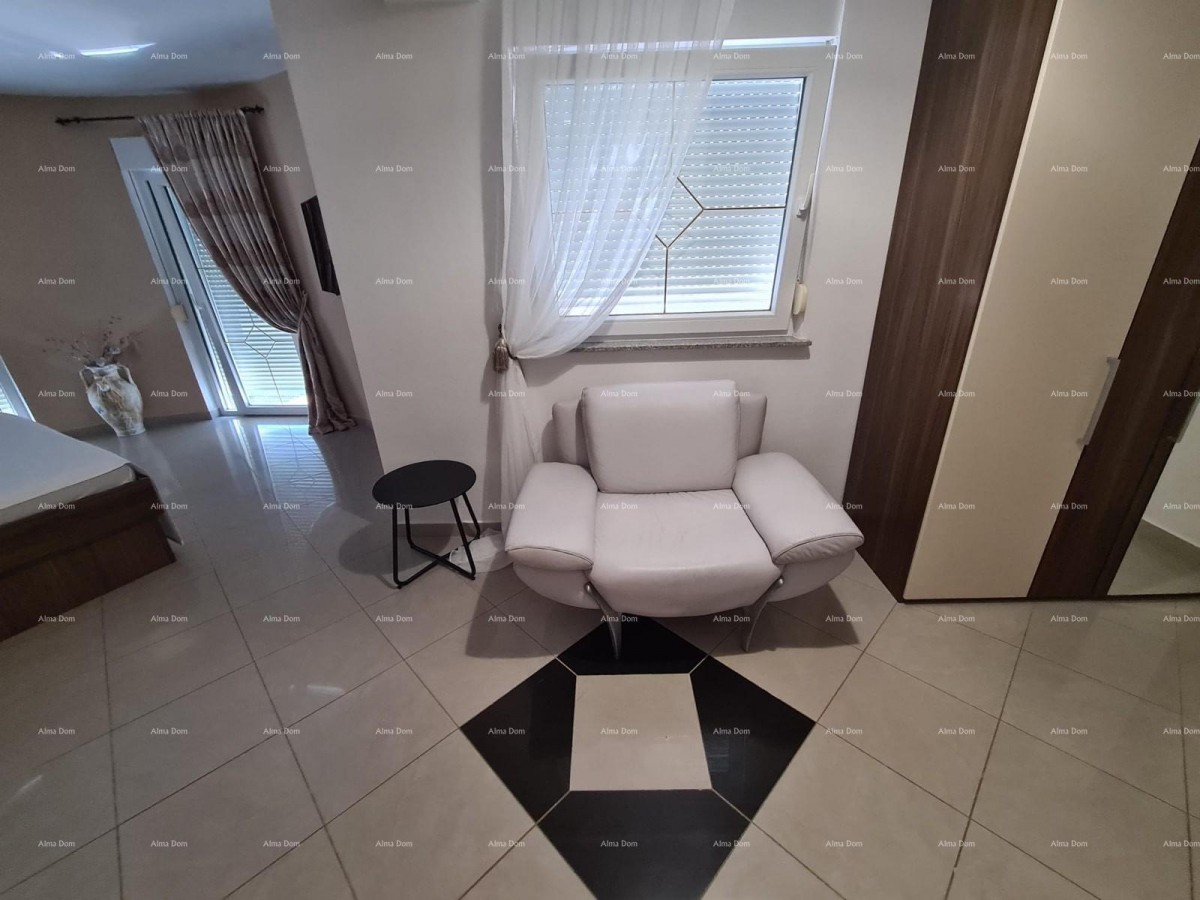 Na prodaju kuća s bazenom – Valtura 22