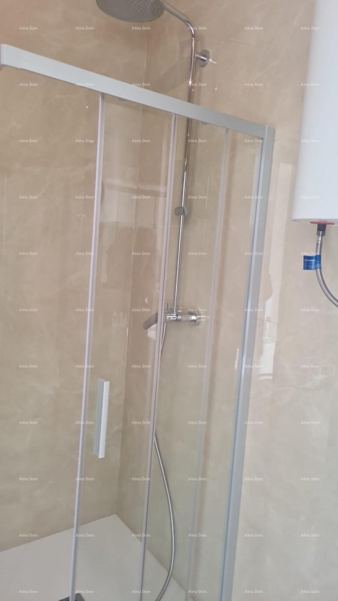 Modern apartment in block B with two parking spaces, close to Umag! S1 7