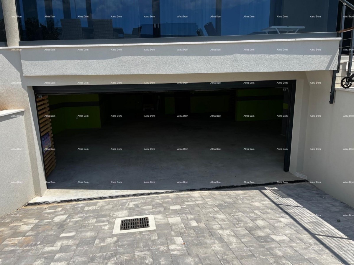 Predivan stan u Medulinu sa garažom. Blizina mora i plaže cca 500 metara. 33