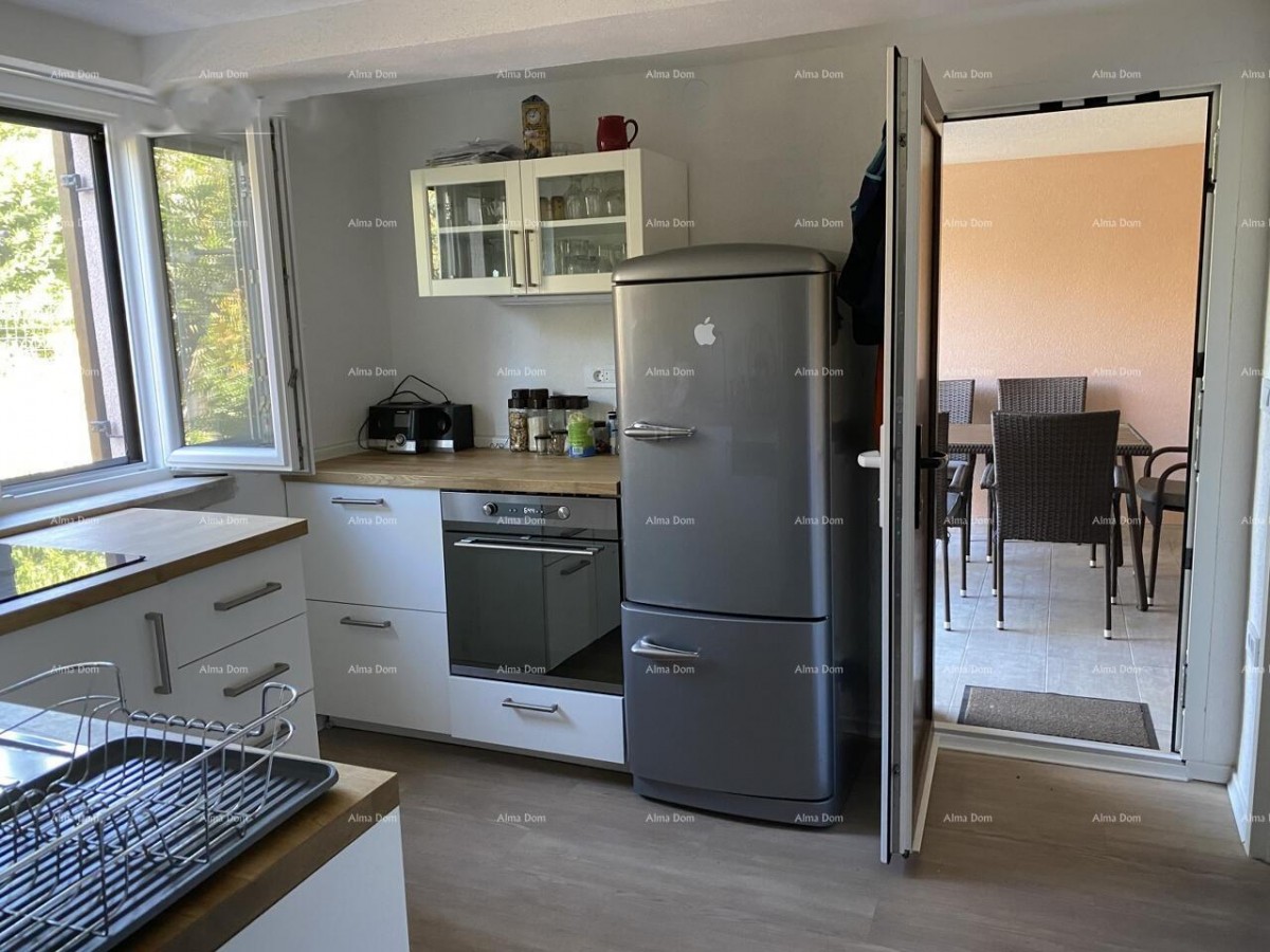 Umag, Crveni Vrh, house with three separate apartments 12