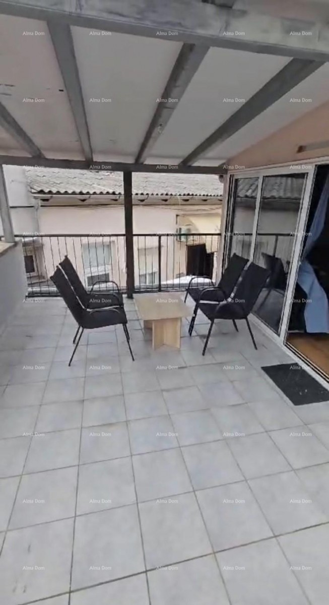 In vendita appartamento 83 m² – Pula, centro 1