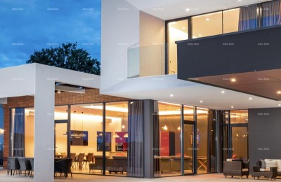 Красивый современный особняк