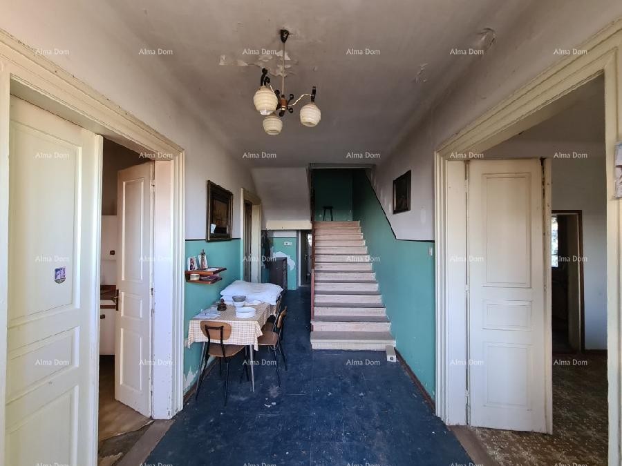 Продается старый истарский каменный дом с видом на Грожнян. 2