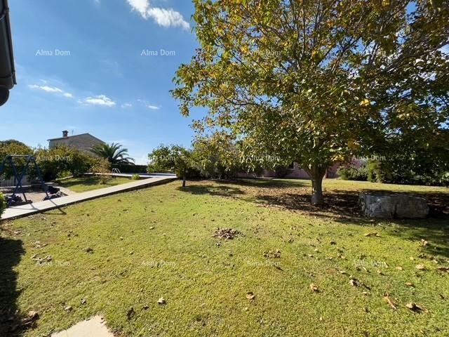 Bale: Prostrana vila s bazenom i kućom za goste 7