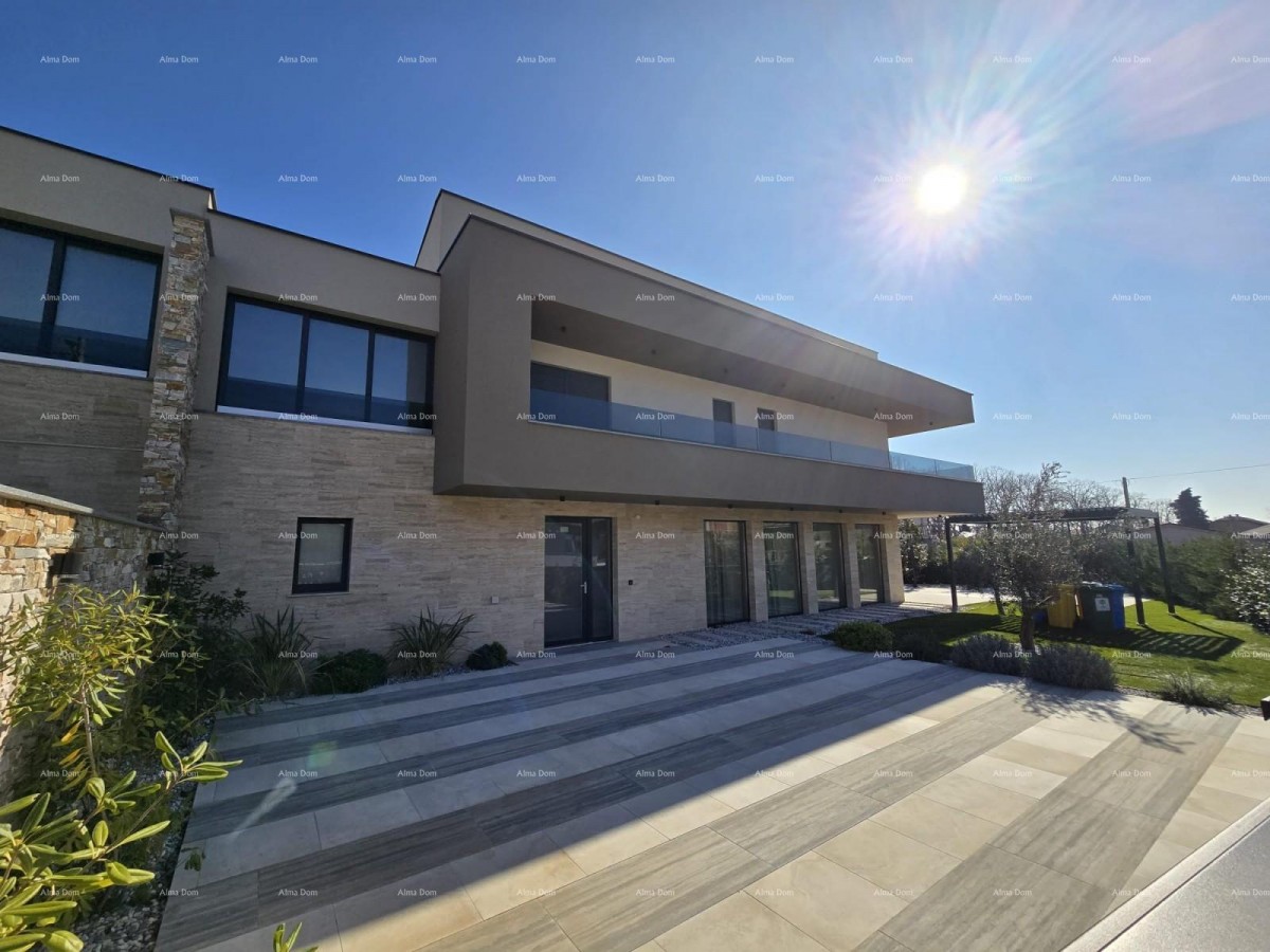 Moderna vila z bazenom in savno, Marčana! 34