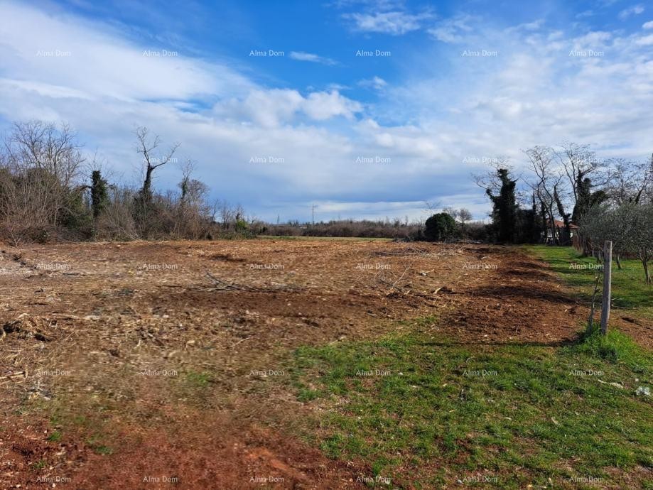 Atraktivno građevinsko zemljište za izgradnju stambene zgrade, Umag – 500 m od mora! 2