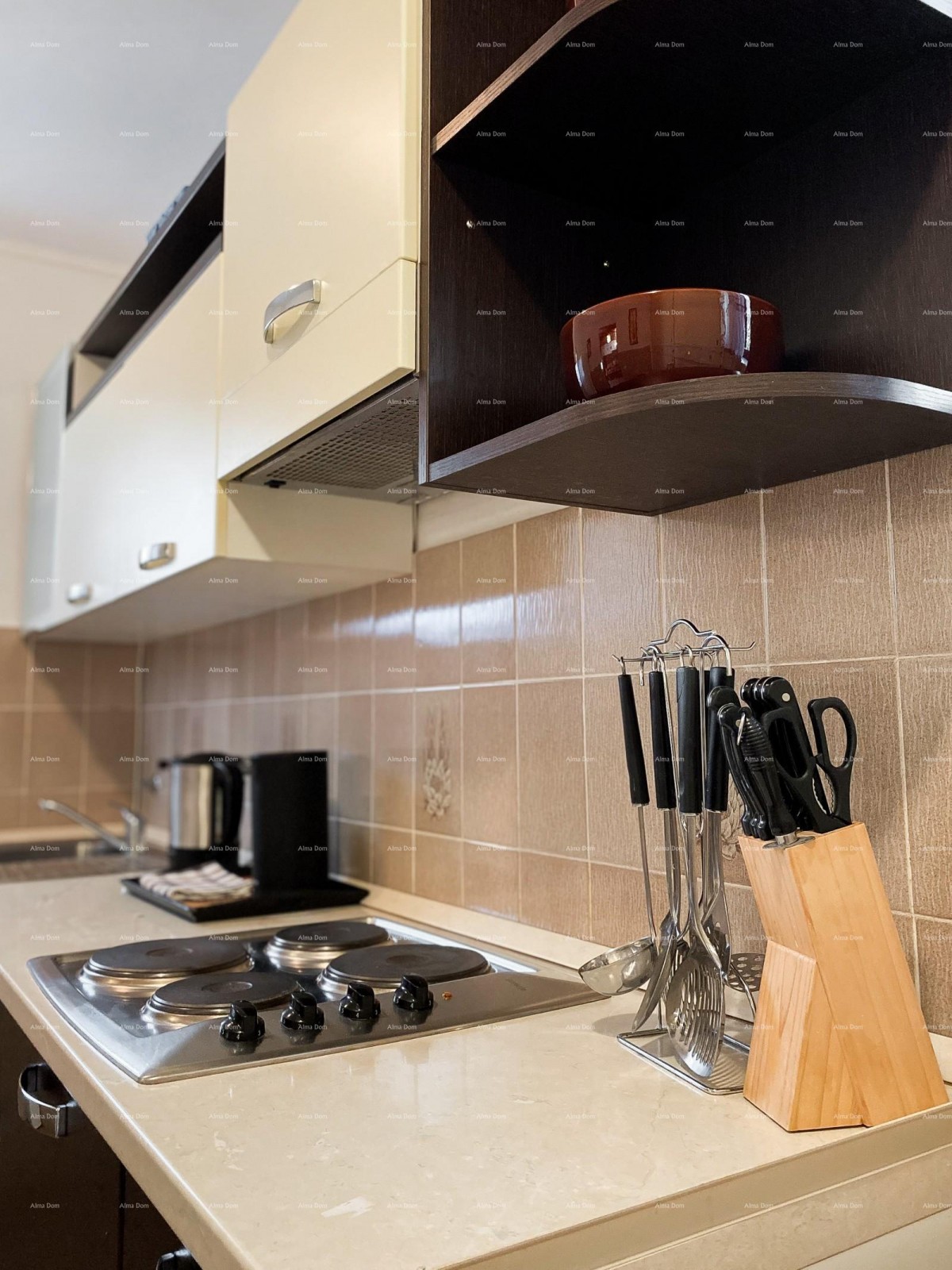 Beautiful villa with 6 apartments for sale in one of the best locations in Supetar, island of Brač! 15