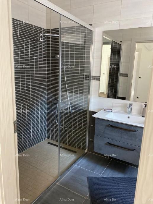 For sale: House, 200 m²,  Raša 11