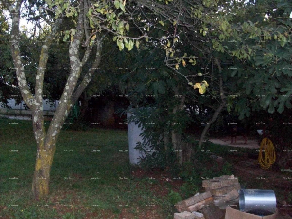 Prodaje se  kuća sa tri stana, Umag 14