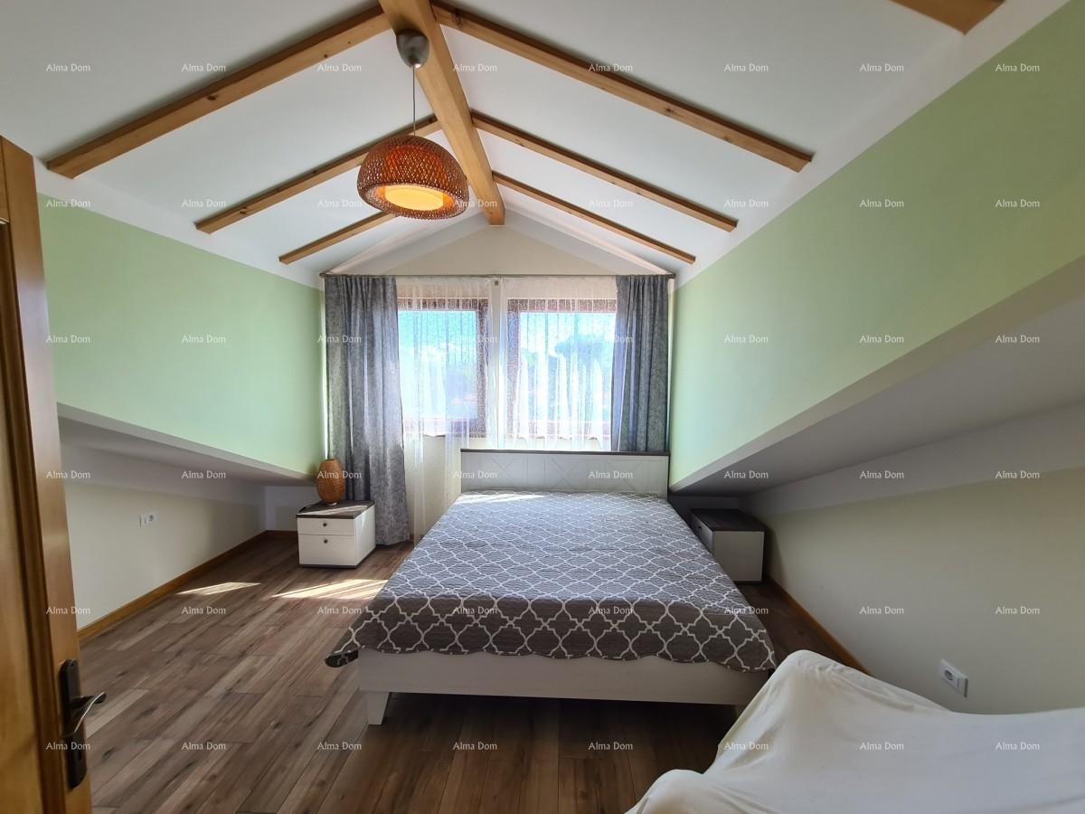 Istra. Premantura.Troetažni stan s krovnom terasom! 100 metara do mora. 24