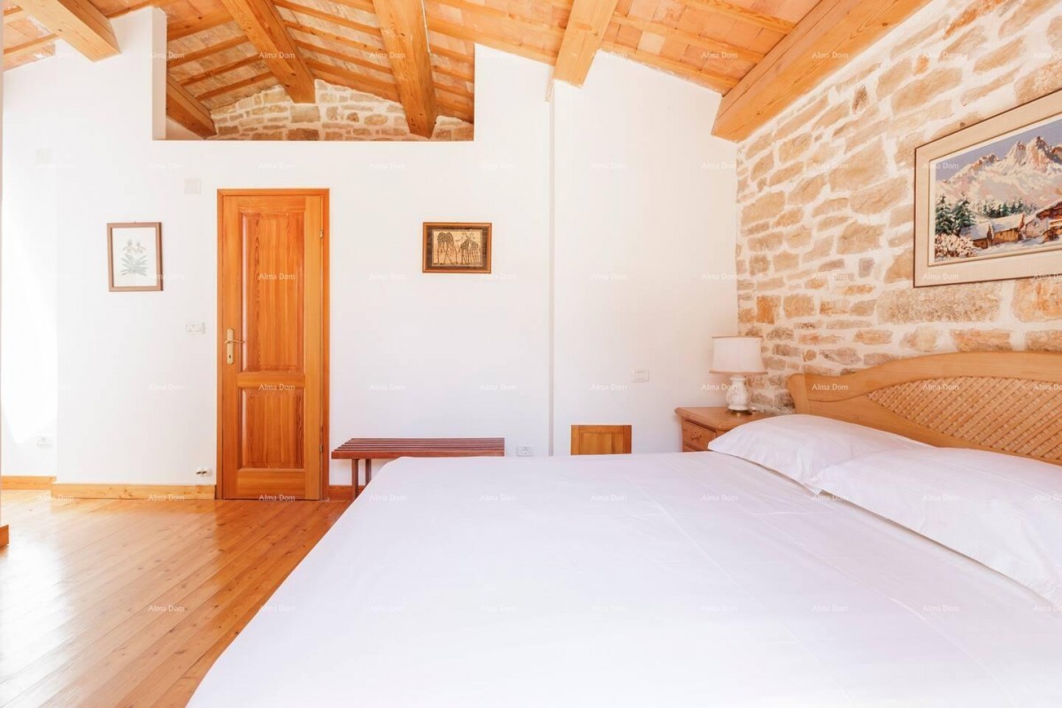 Marčana. Two stone houses with a swimming pool. 7