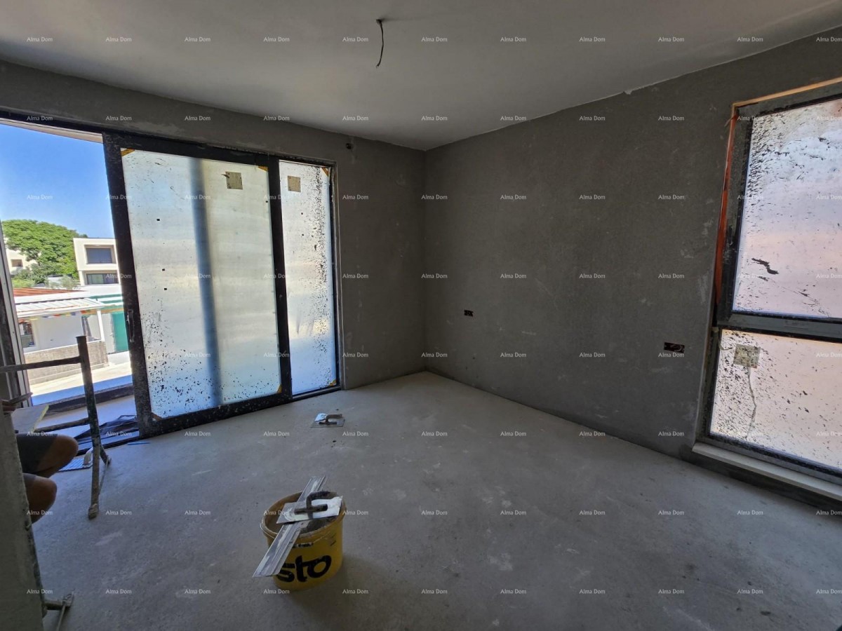 Prodaje se luksuzan stan u Medulinu,  strogi centar mjesta, par minuta lagane šetnje do rive i mora. 23