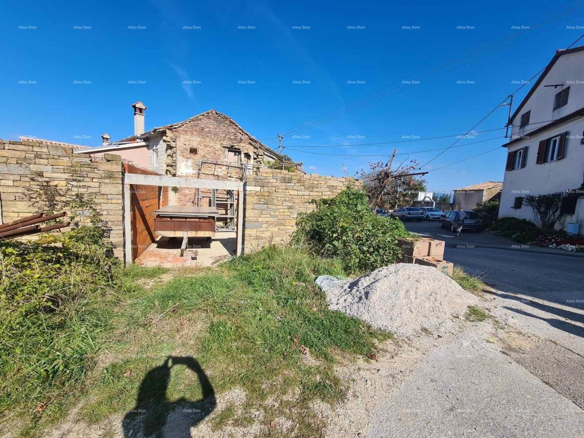 Kamena hiša z dvoriščem in začetno prenovo – okolica Pazina 1