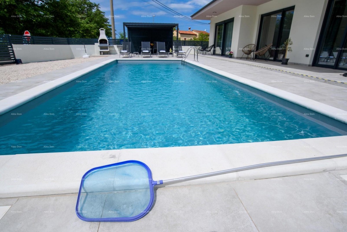 KANFANAR, MODERNA VILA PRIZEMNICA S BAZENOM – MIRNA LOKACIJA 4