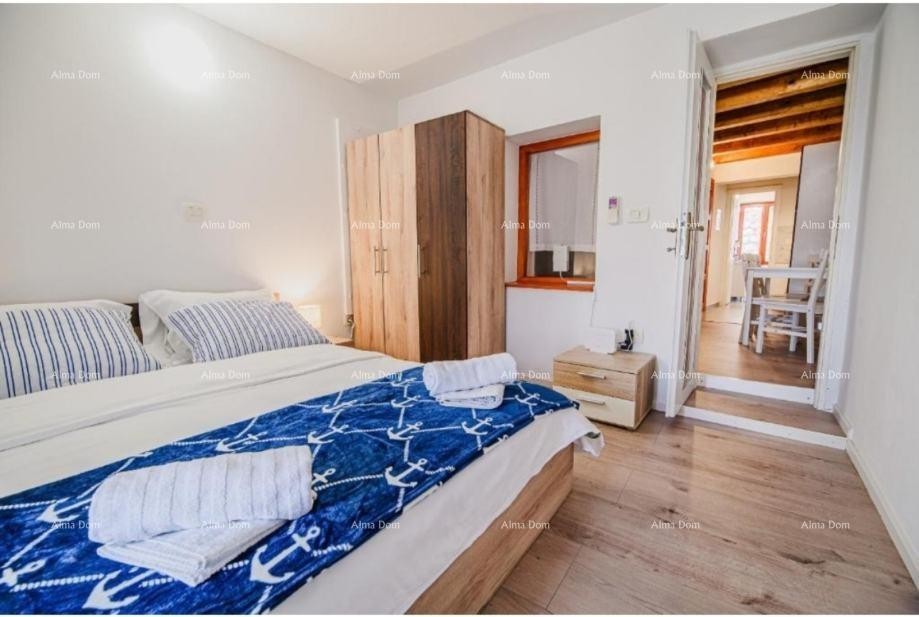 Sale of a furnished and renovated apartment - first row to the sea! Umag 8