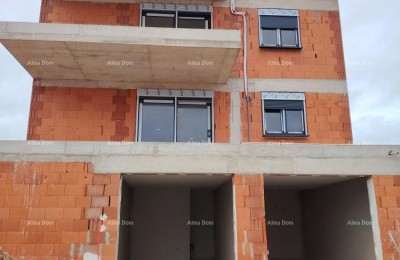 Penthouse con garage e posto auto