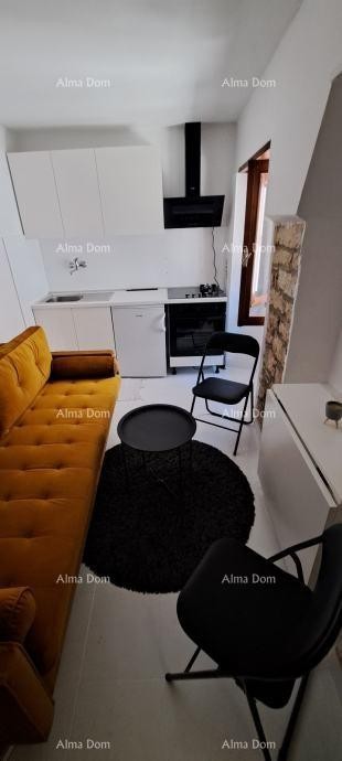 For sale: Renovated stone house in the center of the town of Vodnjan. 1