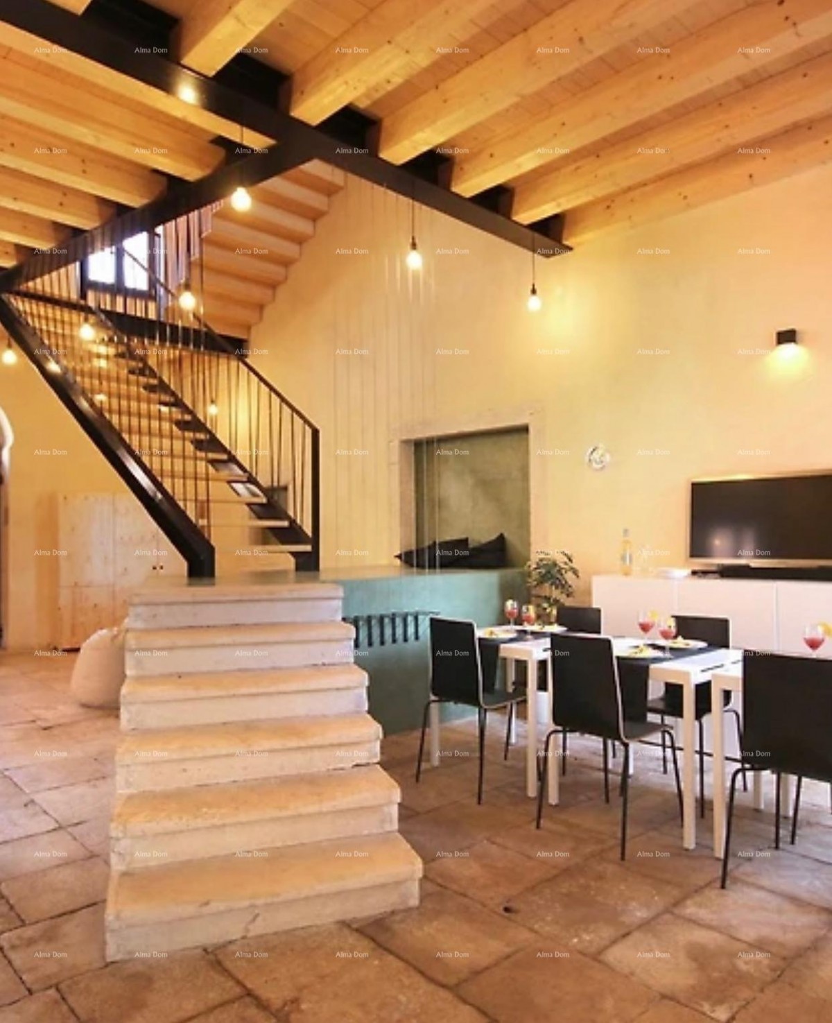 Renovated! Sale of an old villa from the 17th century in Vodnjan. 13