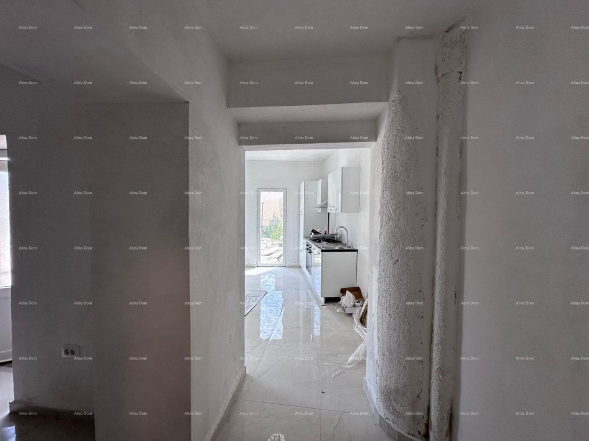 Prodaja fantastične hiše s tremi stanovi v Medulinu! 18