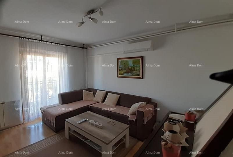 House for sale in Pula. 2