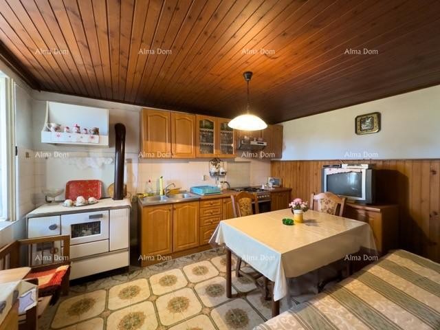 Мы продаем большой отдельно стоящий дом с просторным двором! 16