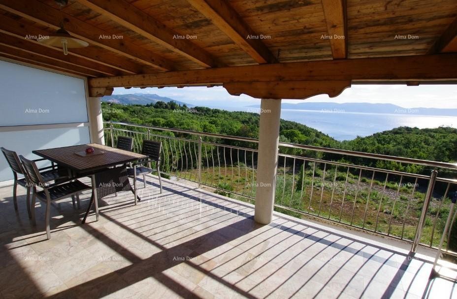 Labin, Casa con appartamenti, piscina e vista mare 17