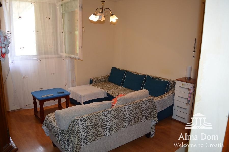 Дом с двумя квартирами и таверной с большим садом. 7