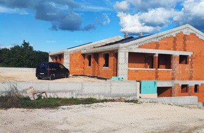 Prodaja duplex hiše v mirnem naselju blizu Vodnjana