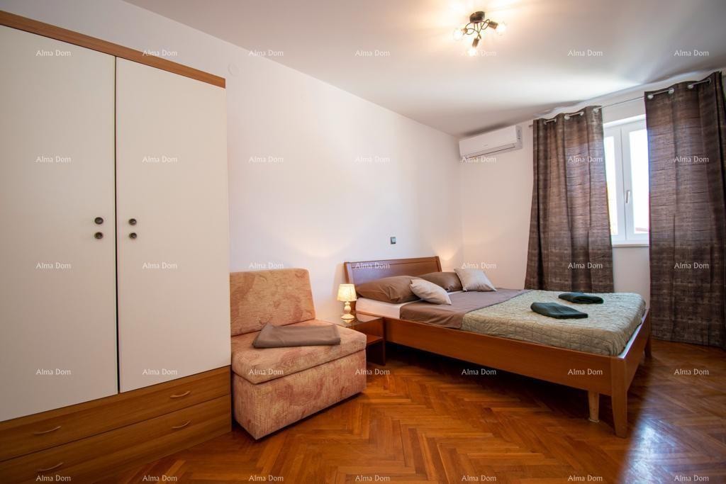 Banjole. Kuća sa 3 apartmana i bazenom. 20