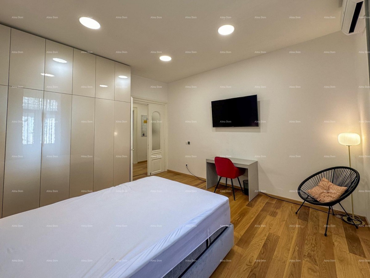 Beautiful renovated apartment in the very center, on the city market 14