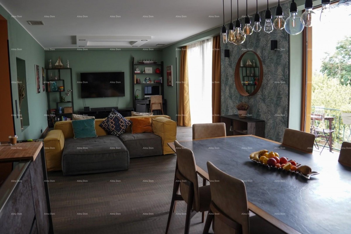 Rovinj. Stanovanje v prvem nadstropju hiše 24