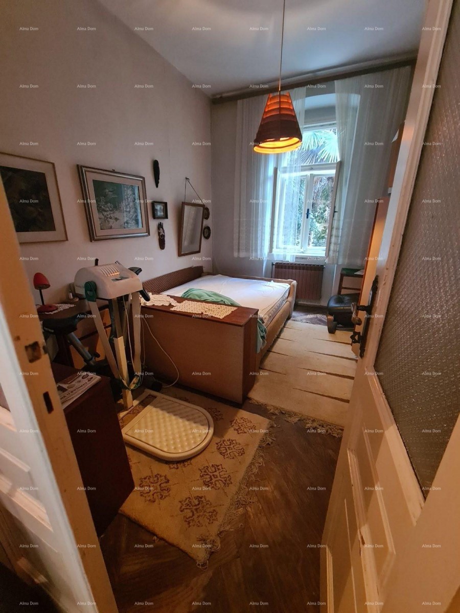 Stan v pritličju s dvoriščem in garažo – center Pule 10