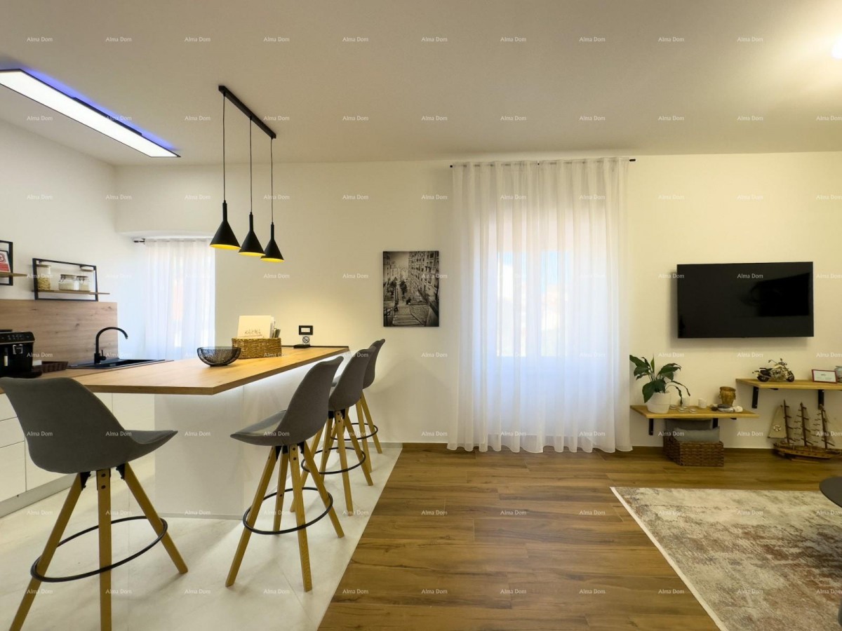 Pulj strogo središče Istarska ulica 500 metrov od Arene Sodobno popolnoma prenovljeno in opremljeno mestno stanovanje 29