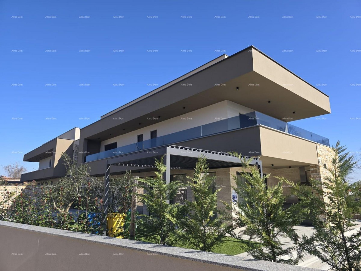 Moderna vila z bazenom in savno, Marčana! 37